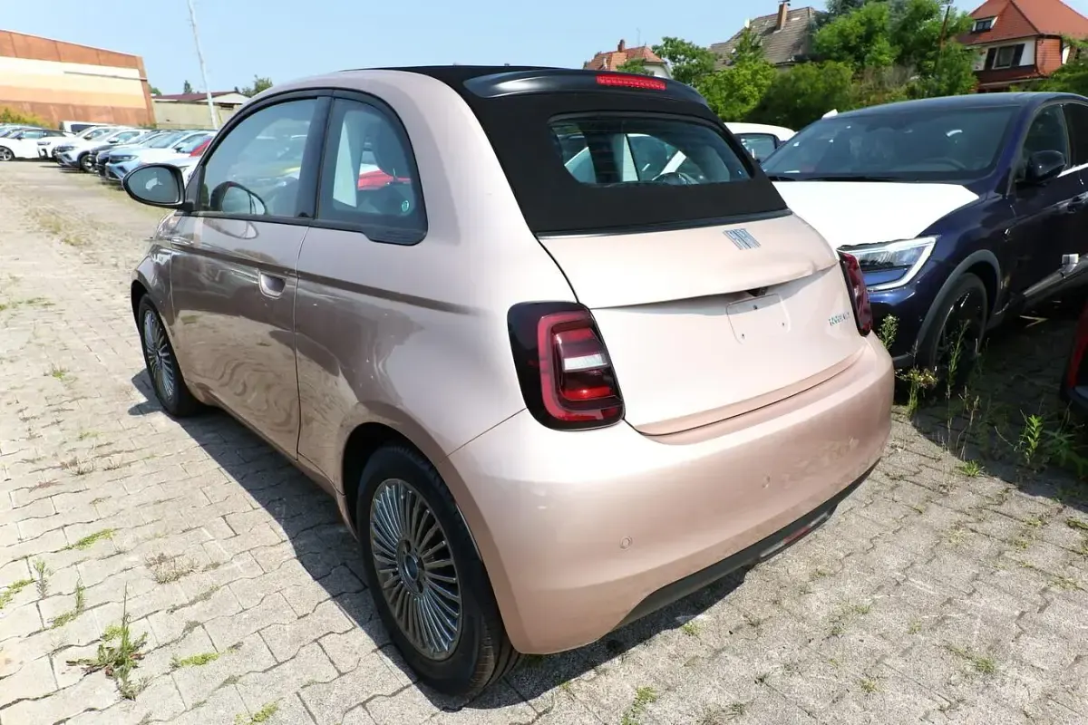 Neu Fiat 500C Icon 65 PS (47 kW) 2026 Rosé gold metallic Cabrio