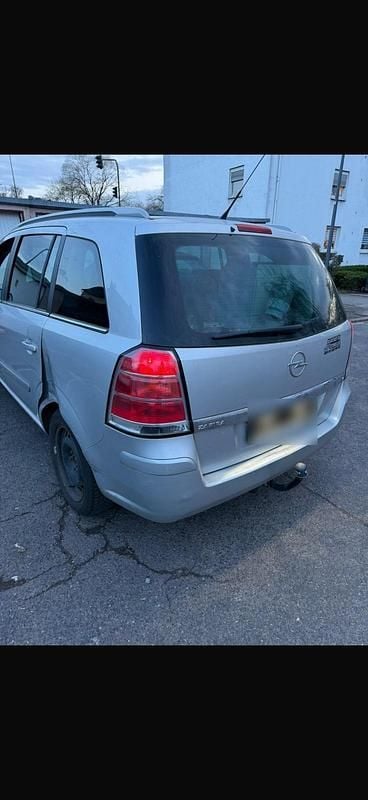 Gebraucht Opel Zafira 140 PS (102 kW) 2006 Silber Van / Kleinbus