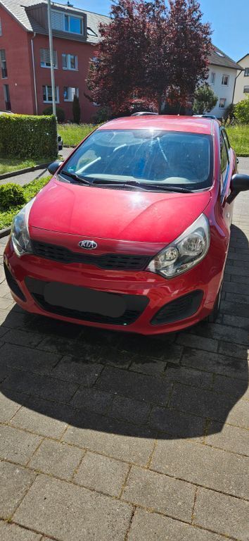 Rot Gebraucht 2012 Kia Rio Limousine | 4.500 € (Guter Preis) - Bild 1/4