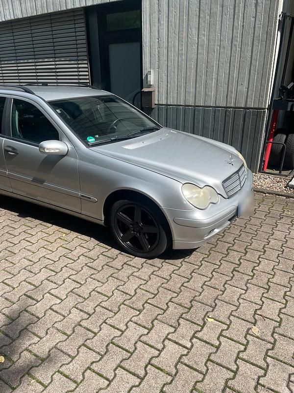 Gebraucht Mercedes C220 150 PS (110 kW) 2003 Silber Kombi