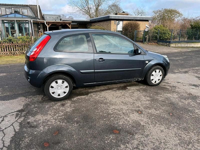 Gebraucht Ford Fiesta 59 PS (43 kW) 2008 Grau Kleinwagen