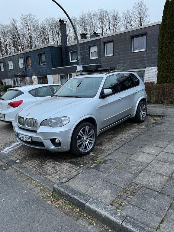 Silber Gebraucht 2011 BMW X5 Performance SUV | 10.799 € (Fairer Preis) - Bild 1/4