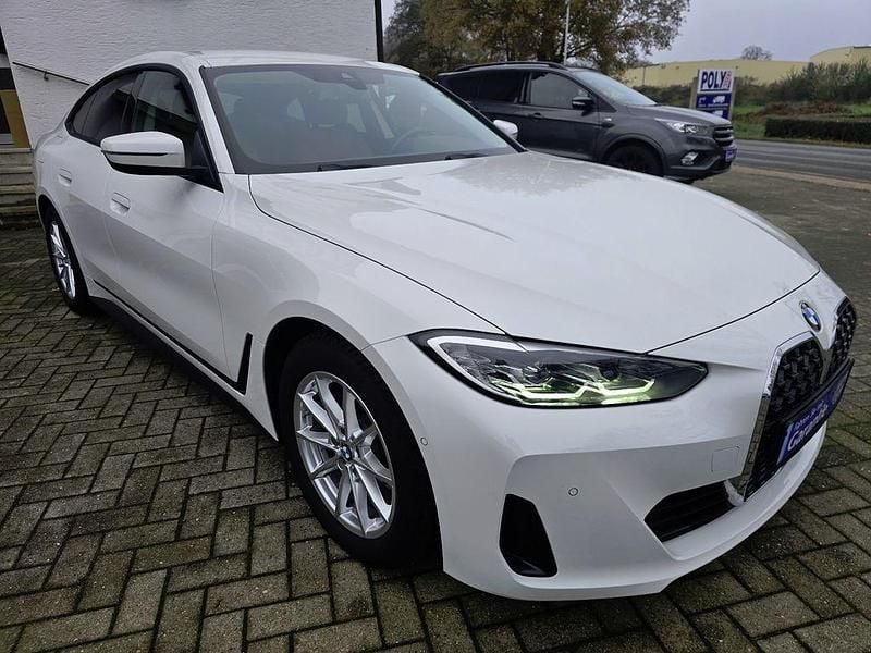 Gebraucht BMW 420 Sport Line 184 PS (135 kW) 2022 Weiß Coupé