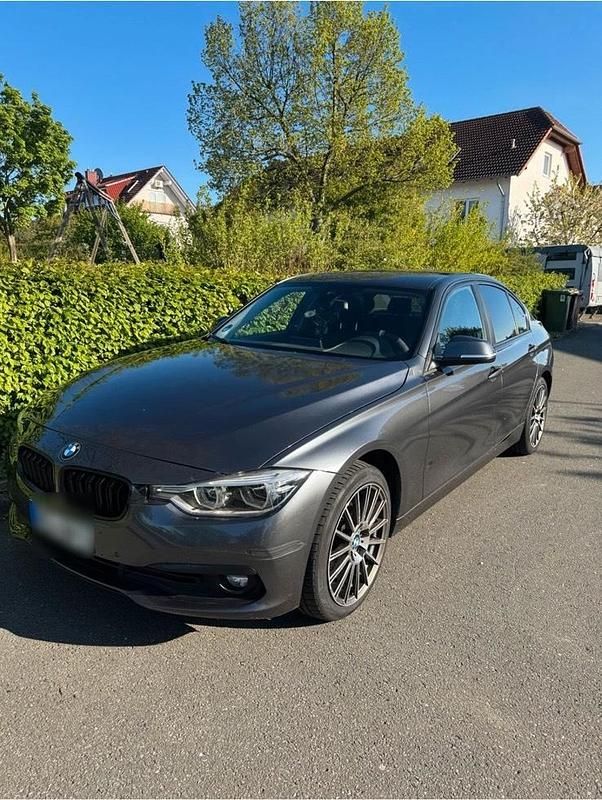 Andere farben Gebraucht 2018 BMW 318 Limousine | 11.000 € (Guter Preis) - Bild 1/4