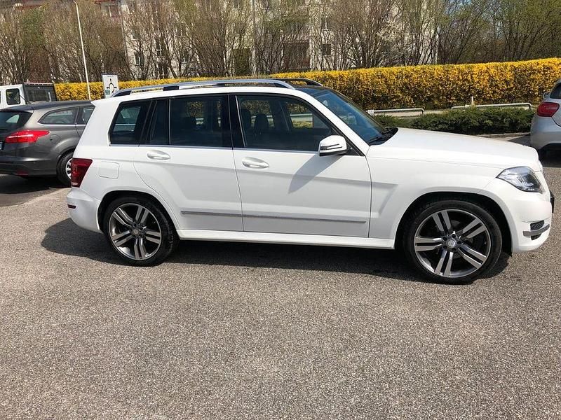 Weiß Gebraucht 2015 Mercedes GLK220 SUV | 16.900 € (Guter Preis) - Bild 1/4