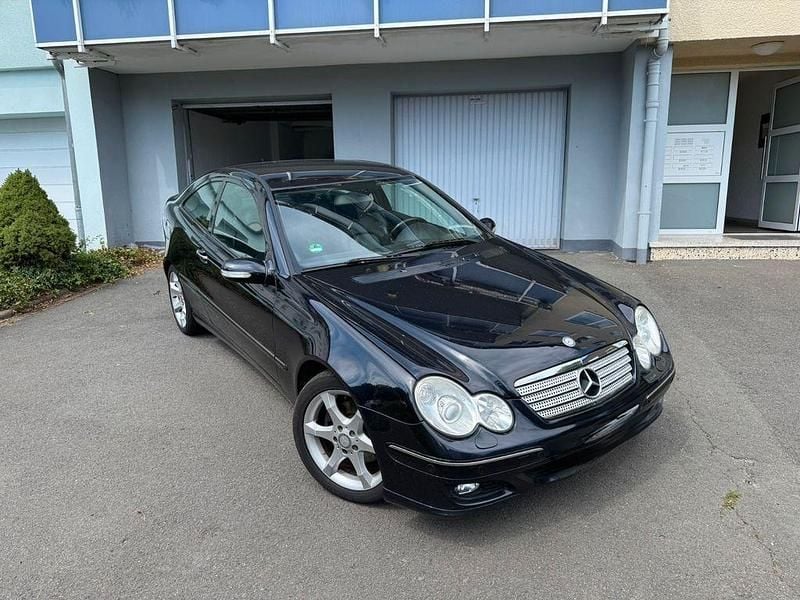 Schwarz Gebraucht 2007 Mercedes C230 Limousine | 2.900 € - Bild 1/4
