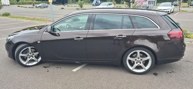 Gebraucht Opel Insignia 170 PS (125 kW) 2015 Braun Kombi