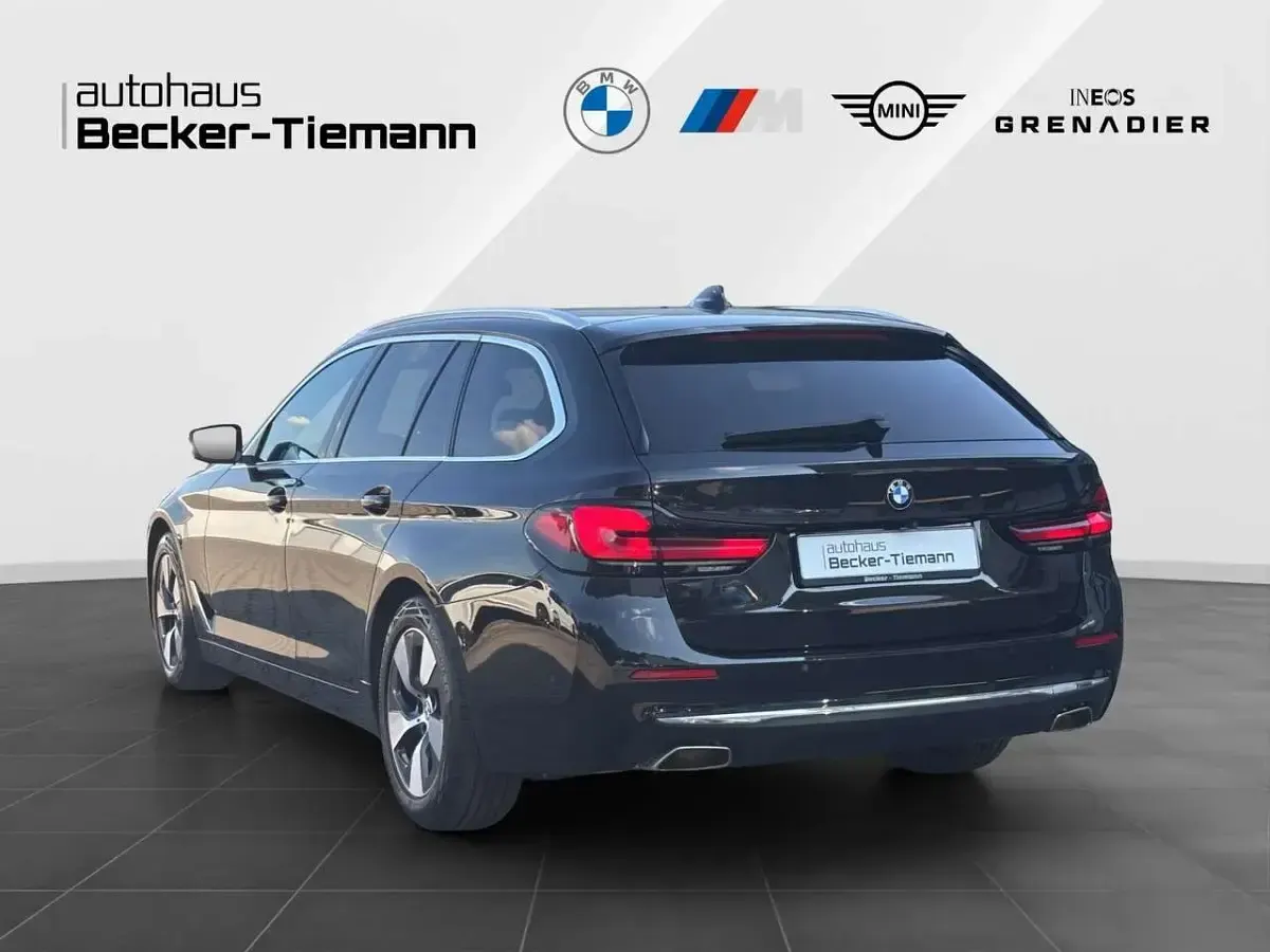 Gebraucht BMW 530 Luxury Line 252 PS (185 kW) 2021 Saphirschwarz Kombi