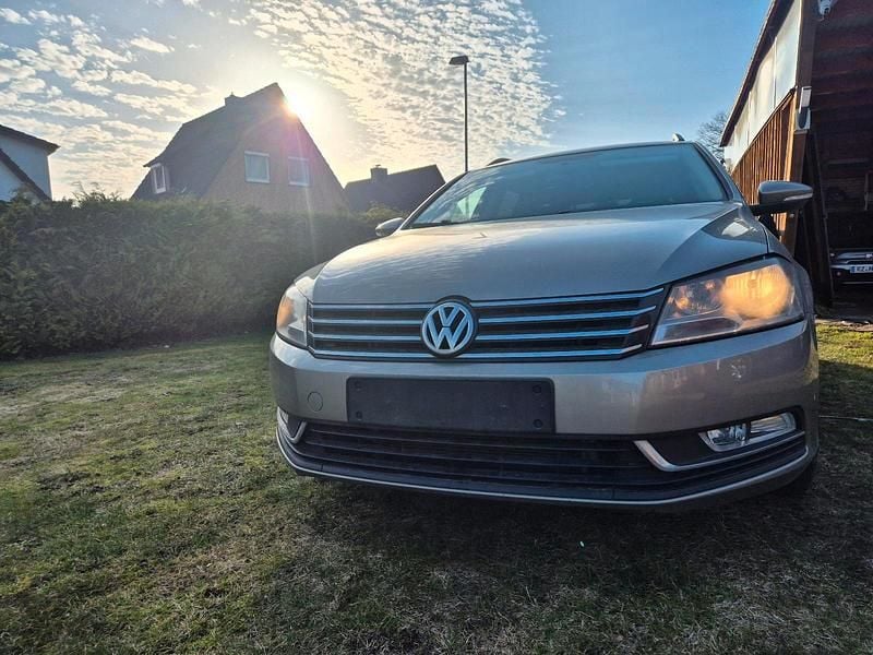 Gebraucht VW Passat 122 PS (89 kW) 2014 Braun Kombi