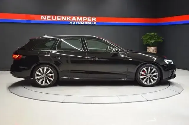 Gebraucht Audi A4 S-Line 204 PS (150 kW) 2023 Schwarz Kombi