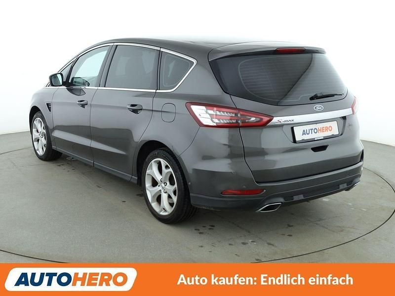 Gebraucht Ford S-MAX Titanium 179 PS (131 kW) 2016 Grau Van / Kleinbus