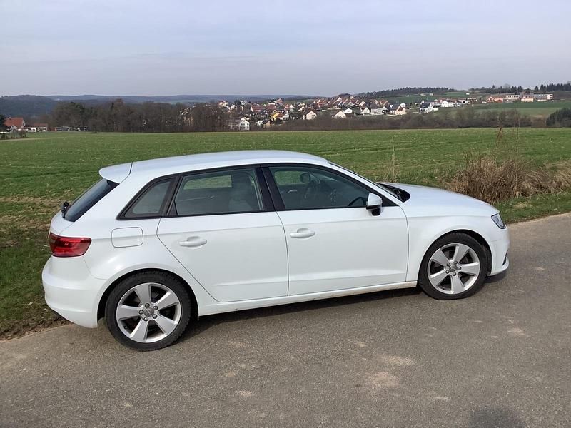 Gebraucht Audi A3 Ambition 122 PS (89 kW) 2013 Weiß Limousine