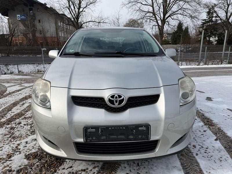 Gebraucht Toyota Auris 124 PS (91 kW) 2009 Silber Kleinwagen