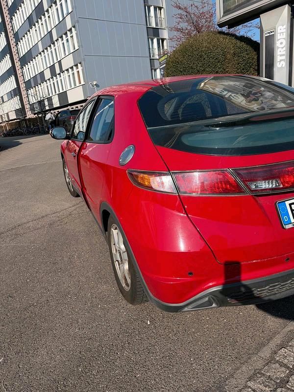 Gebraucht Honda Civic 84 PS (61 kW) 2009 Rot Limousine