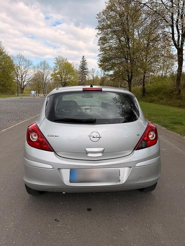 Gebraucht Opel Corsa 80 PS (58 kW) 2008 Silber Kleinwagen