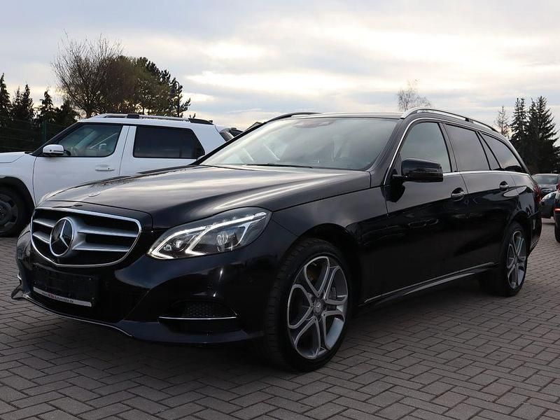 Gebraucht Mercedes E350 Avantgarde 258 PS (189 kW) 2016 Schwarz Limousine