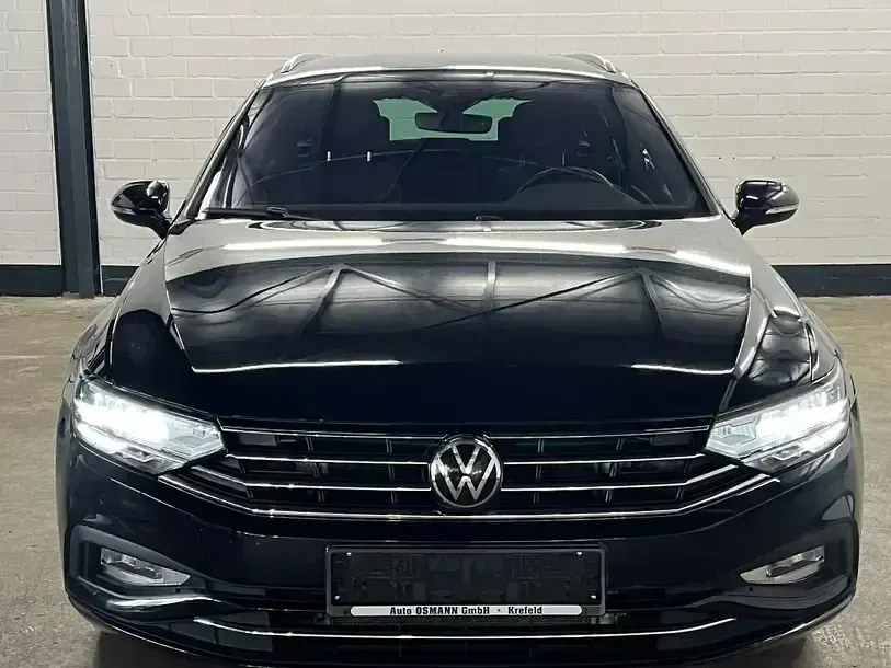 Gebraucht VW Passat Business 200 PS (147 kW) 2023 Deep black perleffekt Kombi