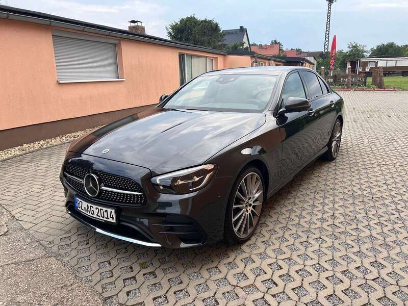 Olivgruen matt Gebraucht 2022 Mercedes E450 AMG Limousine | 61.500 € (Etwas zu teuer) - Bild 1/4