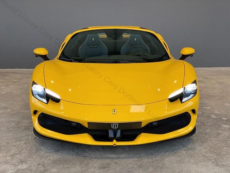 Neu Ferrari 296 829 PS (609 kW) 2025 Gelb Cabrio