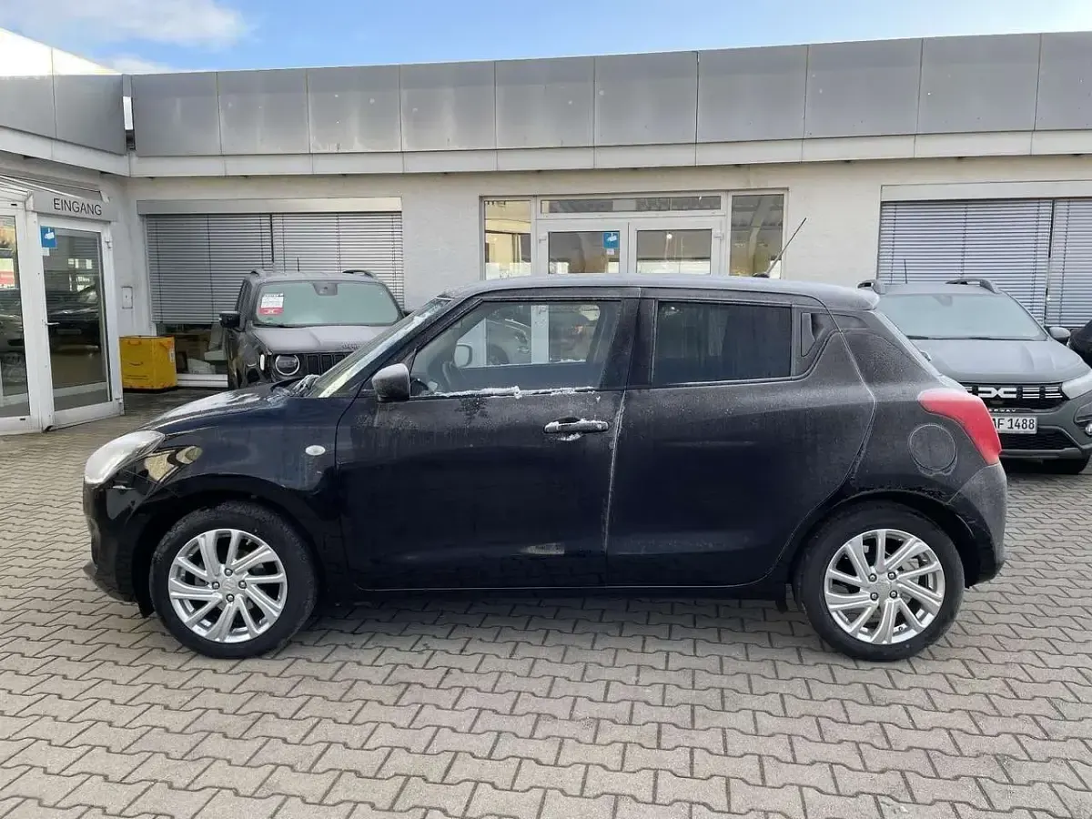 Gebraucht Suzuki Swift Comfort 83 PS (61 kW) 2023 Schwarz Limousine