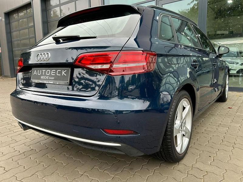 Gebraucht Audi A3 Sport 150 PS (110 kW) 2019 Blau Limousine