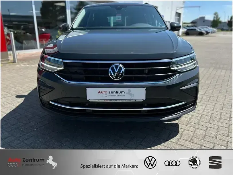 Gebraucht VW Tiguan Life 245 PS (180 kW) 2022 Grau SUV