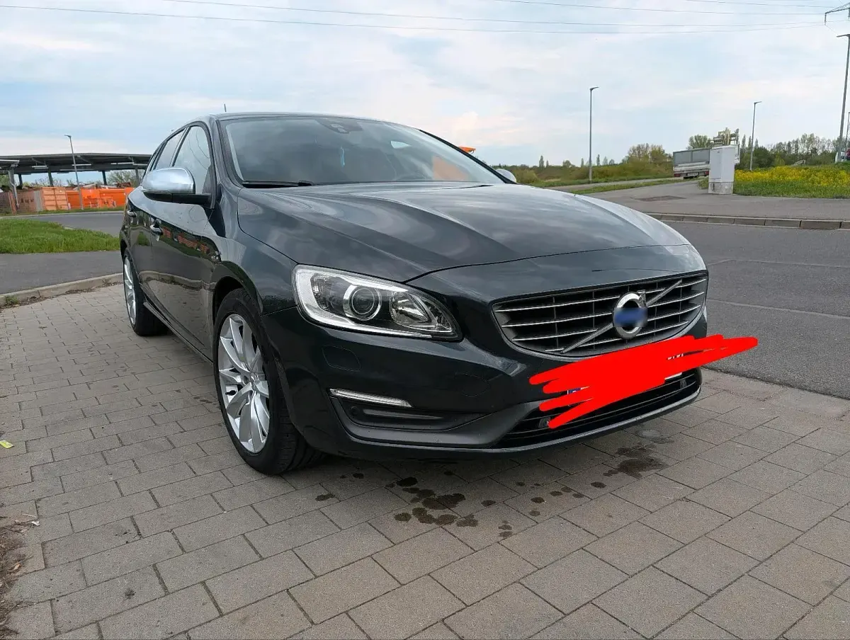 Second-hand Volvo V60 163 CP (119 kW) 2015 Gri Break