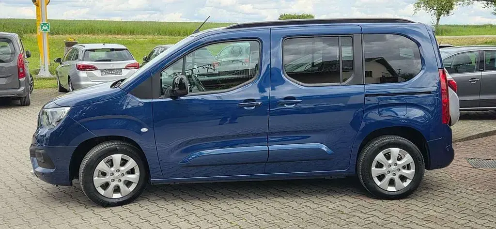 Nowe Opel Combo-e Life Ultimate 100 kW (136 KM) 2025 Niebieski Minivan