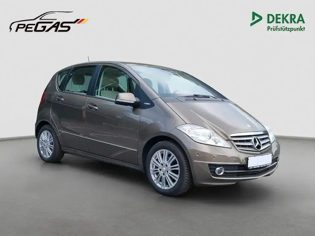 Gebraucht Mercedes A180 116 PS (85 kW) 2010 Braun Limousine