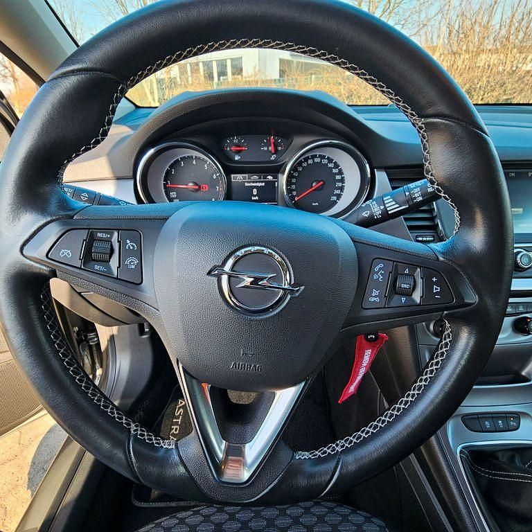 Gebraucht Opel Astra Eco 105 PS (77 kW) 2017 Grau Limousine