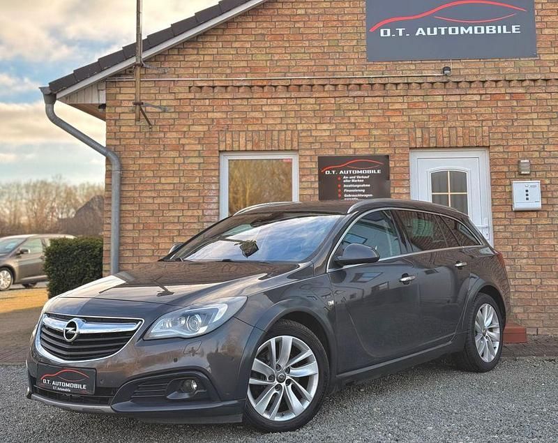 Grau Gebraucht 2016 Opel Insignia Kombi | 11.590 € (Fairer Preis) - Bild 1/4