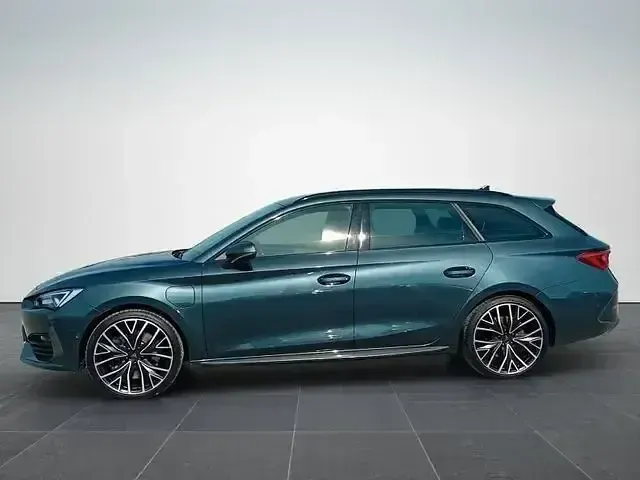 Second-hand Cupra Leon 245 CP (180 kW) 2022 Andere Berlinǎ