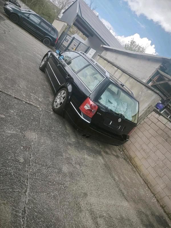 Gebraucht VW Passat 240 PS (176 kW) 2001 Schwarz Kombi