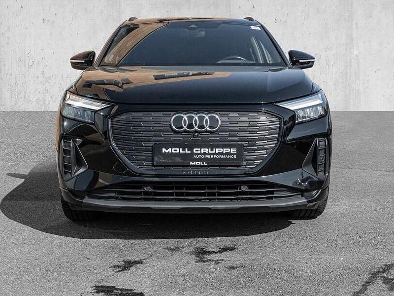 Gebraucht Audi Q4 e-tron Ambiente 194 kW (265 PS) 2022 Mythosschwarz metallic SUV