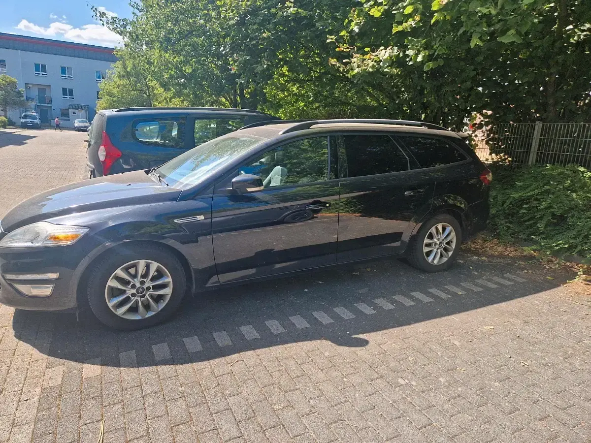 Gebraucht Ford Mondeo Titanium 160 PS (117 kW) 2012 Schwarz Kombi