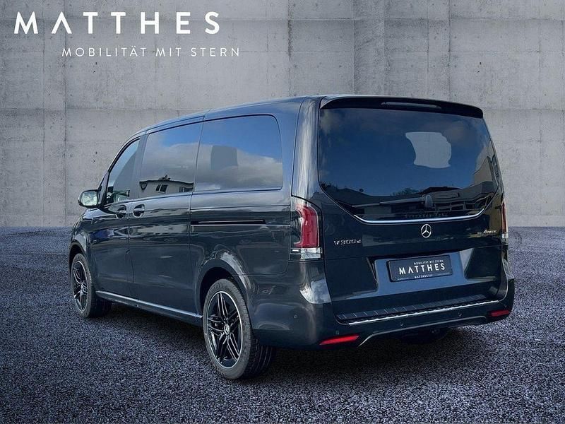 Gebraucht Mercedes V300 Exclusive 237 PS (174 kW) 2026 Grau Van / Kleinbus