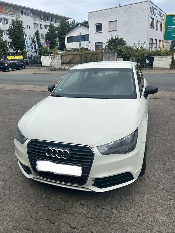 Weiß Gebraucht 2012 Audi A1 Ambition Kleinwagen | 6.600 € (Fairer Preis) - Bild 1/4