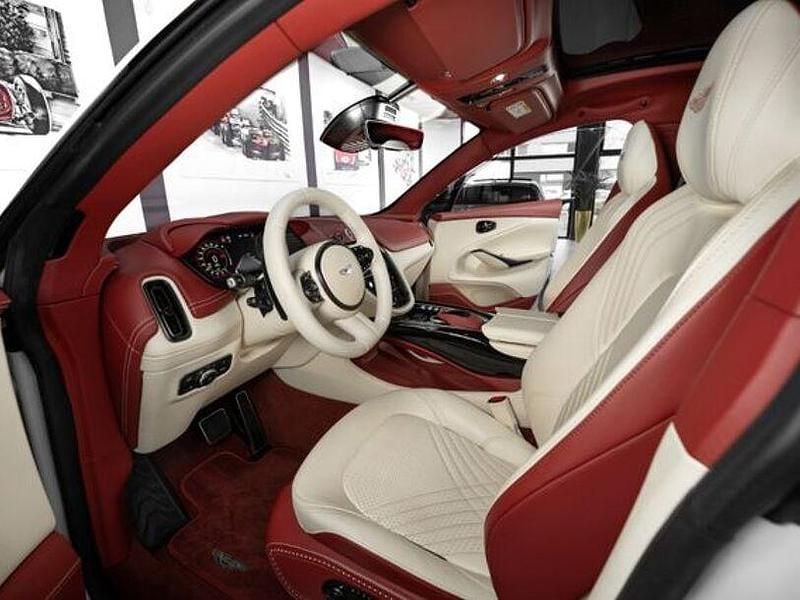 Gebraucht Aston Martin DBX 551 PS (405 kW) 2021 Lunar white SUV