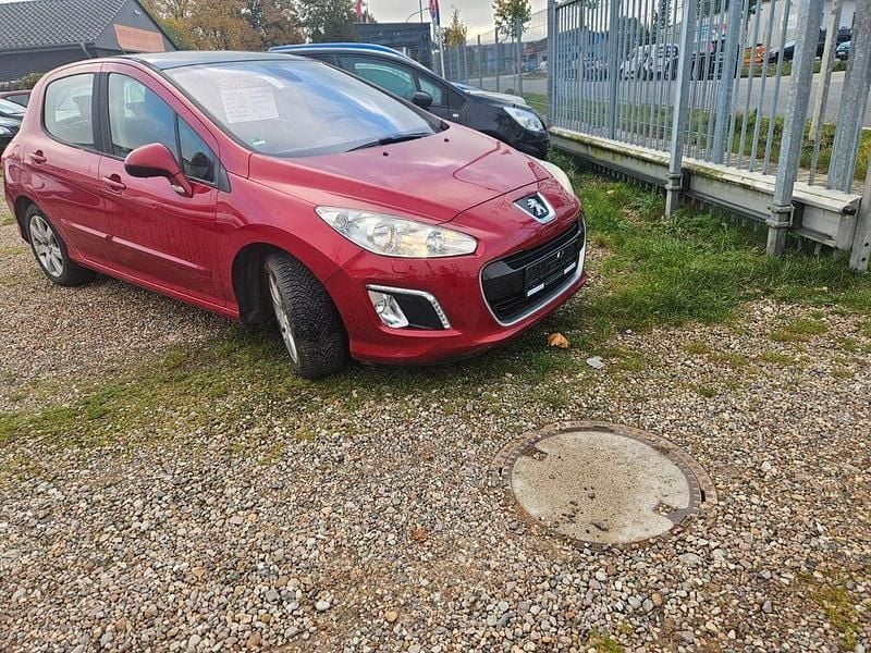 Rot Gebraucht 2012 Peugeot 308 Allure Limousine | 2.690 € (Guter Preis) - Bild 1/4