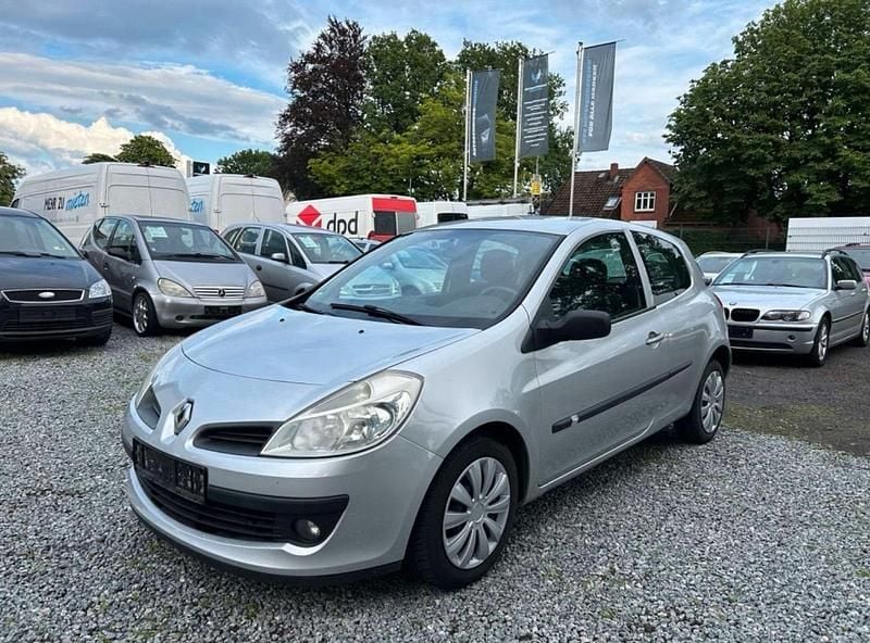 Silber Gebraucht 2007 Renault Clio II Kleinwagen | 850 € (Guter Preis) - Bild 1/4