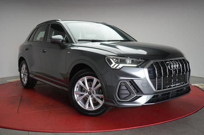 Daytona gray pearl effect Gebraucht 2023 Audi Q3 S-Line SUV | 28.490 € (Guter Preis) - Bild 1/4