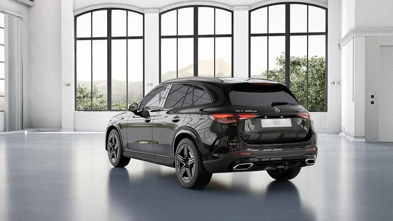 Gebraucht Mercedes GLC300e 197 PS (144 kW) 2026 Schwarz SUV