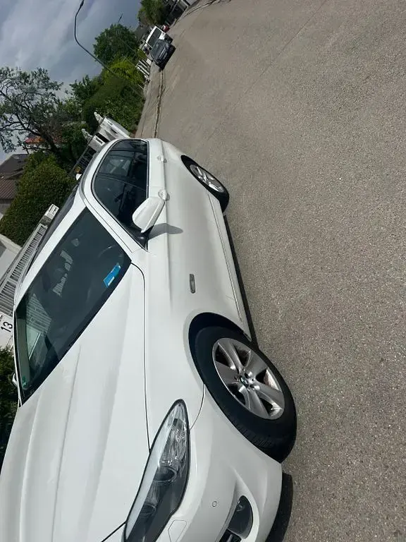 Używany BMW 520 184 KM (135 kW) 2012 Biały Kombi