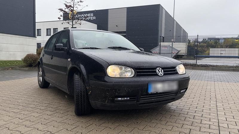 Schwarz Gebraucht 2001 VW Golf IV Limousine | 600 € (Superpreis) - Bild 1/4