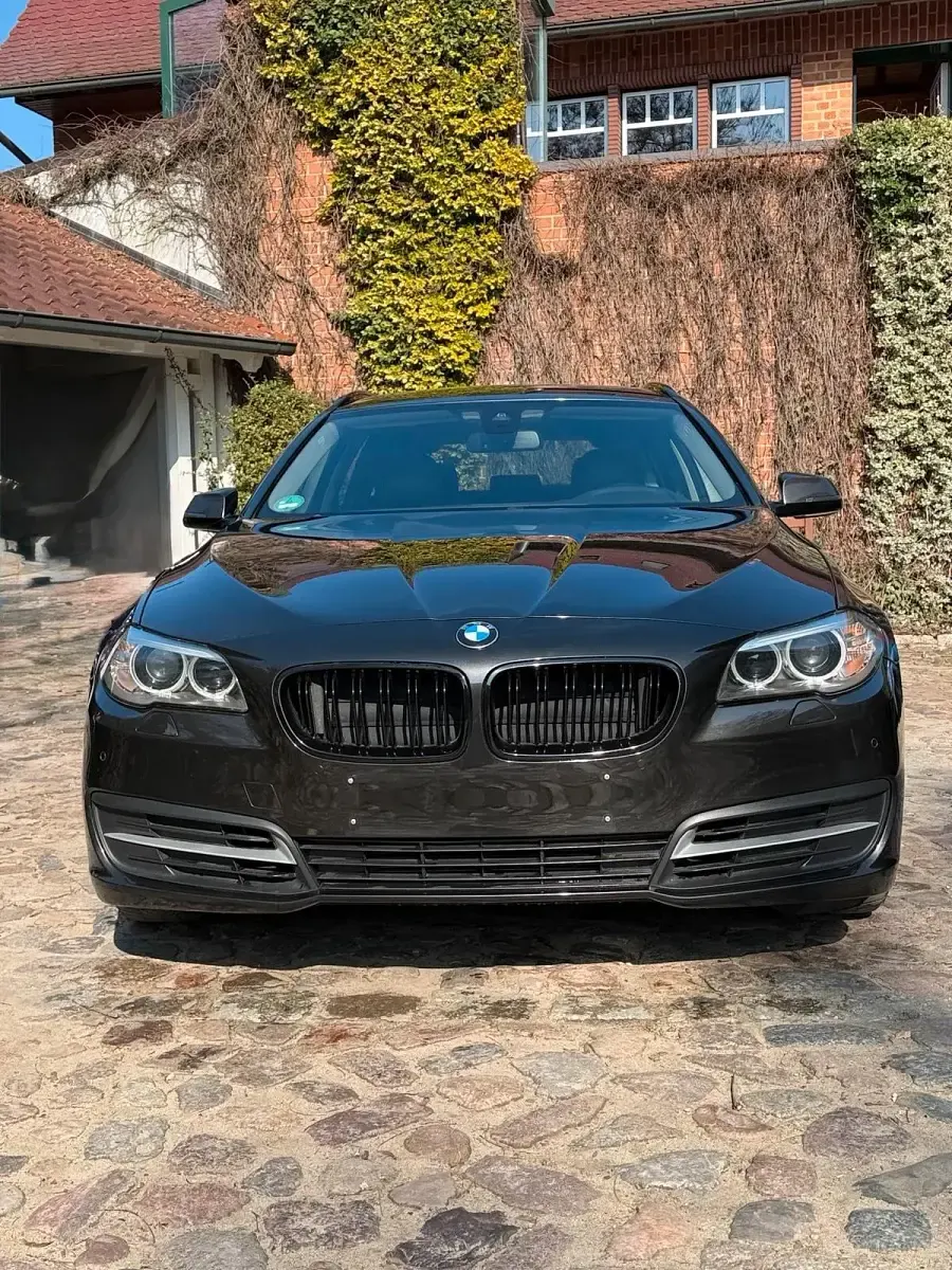 Gebraucht BMW 520 190 PS (139 kW) 2015 Grau Kombi