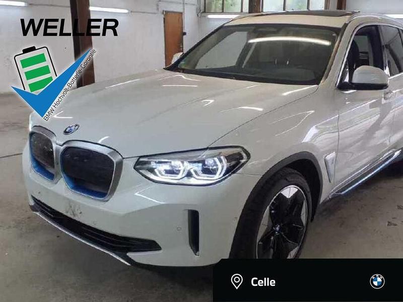 Mineralweiß (weiß) Gebraucht 2021 BMW iX3 M Sport SUV | 33.790 € (Guter Preis) - Bild 1/3