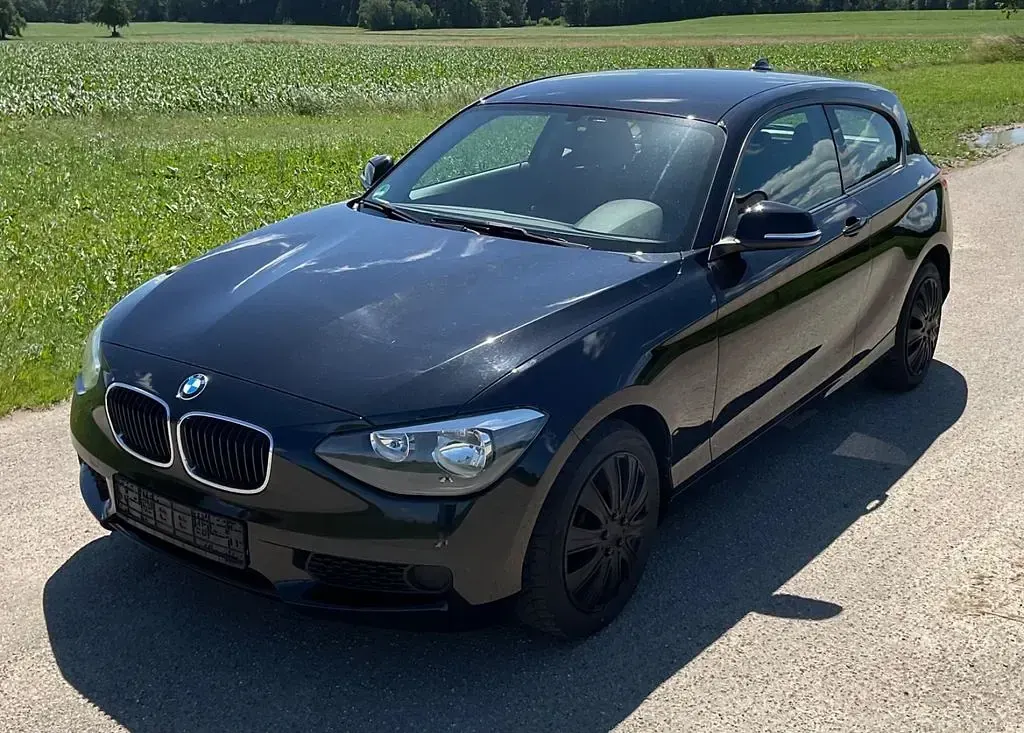Gebraucht BMW 114 102 PS (75 kW) 2012 Schwarz Kleinwagen