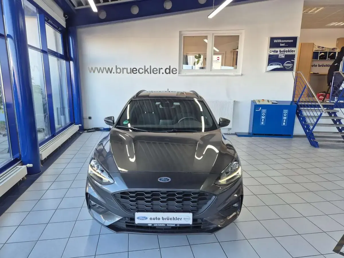 Gebraucht Ford Focus ST-Line 150 PS (110 kW) 2021 Magnetic grau Kombi