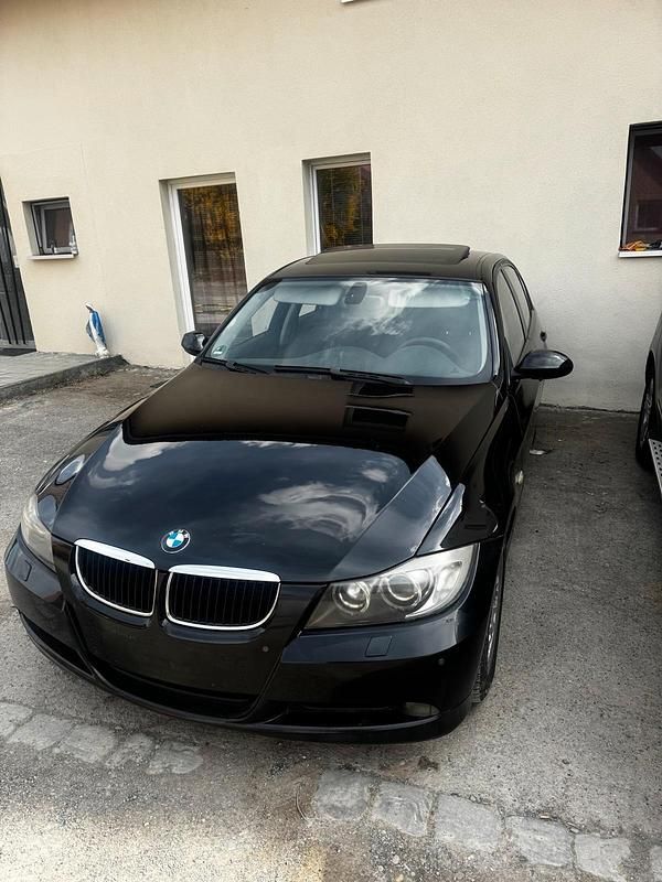 Gebraucht BMW 320 163 PS (119 kW) 2008 Schwarz Limousine