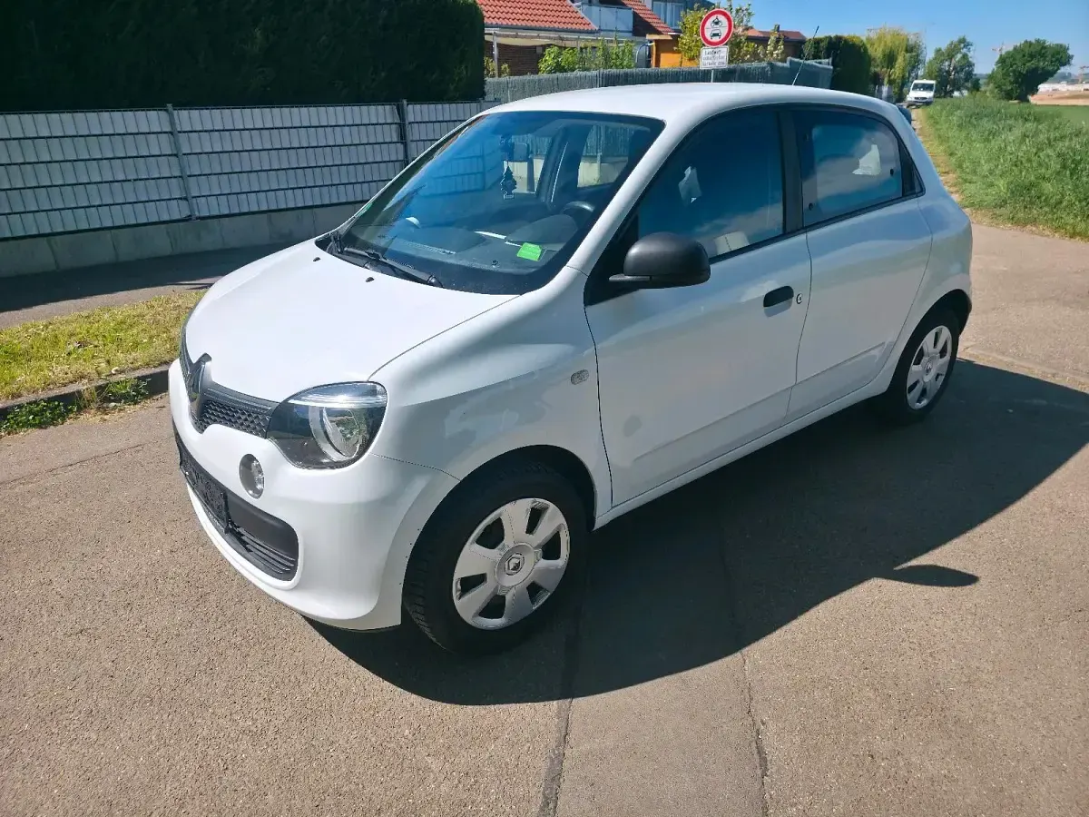 Second-hand Renault Twingo 71 CP (52 kW) 2016 Alb Hatchback